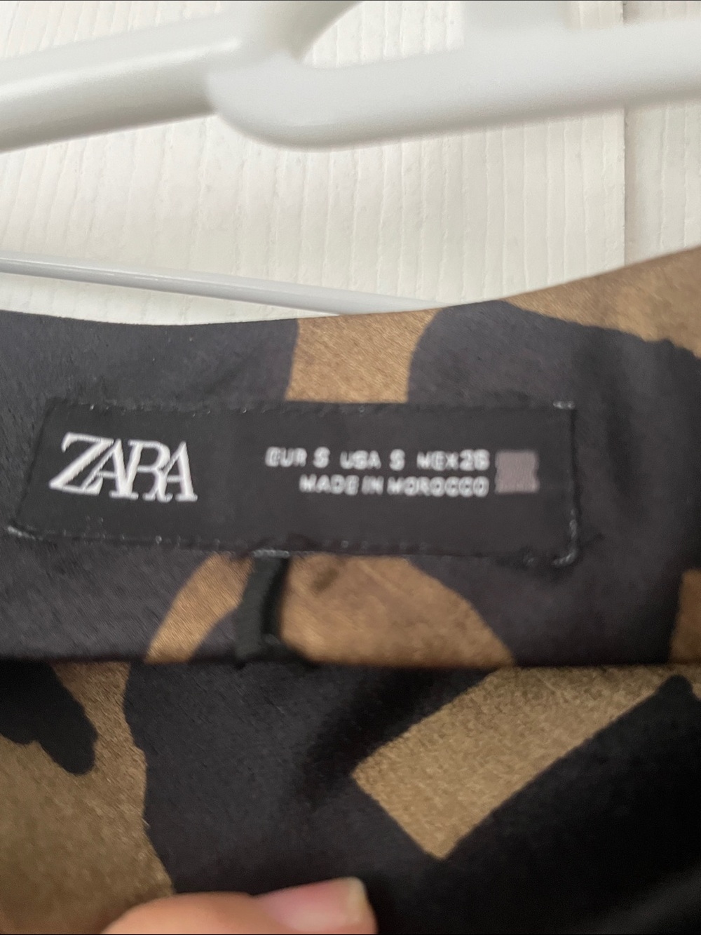 Zara Black and Brown Abstract-Print Maxi Skirt - Picture 3 of 5